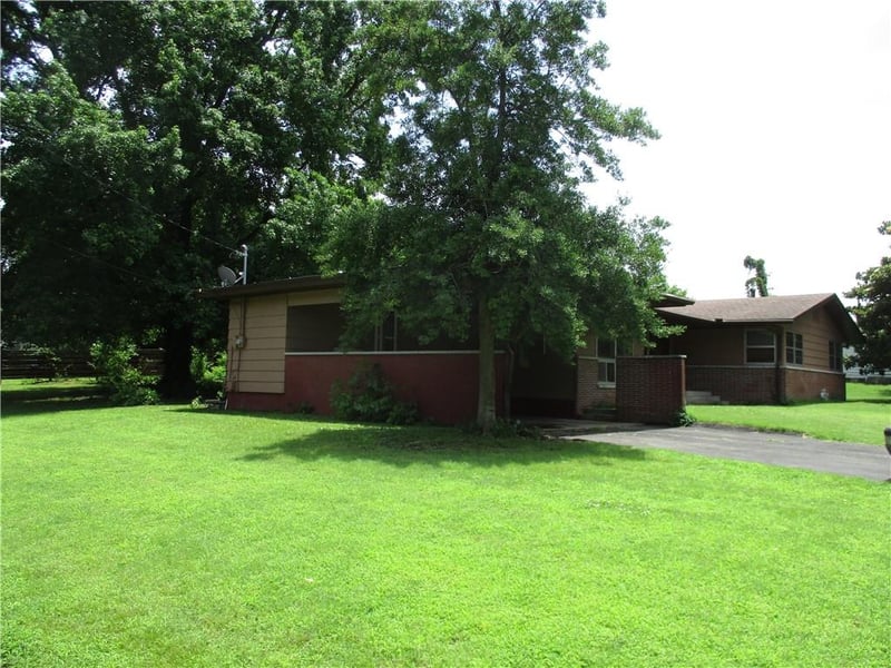 1816 Cherokee Ave, Baxter Springs, KS 66713