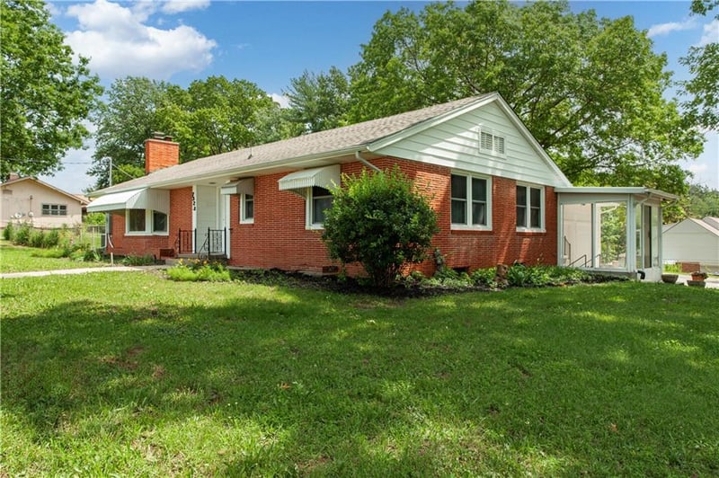 7323 Manchester Ave, Kansas City, MO 64133