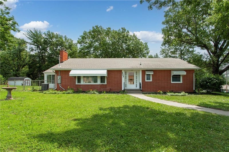 7323 Manchester Ave, Kansas City, MO 64133