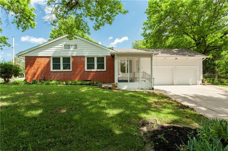 7323 Manchester Ave, Kansas City, MO 64133