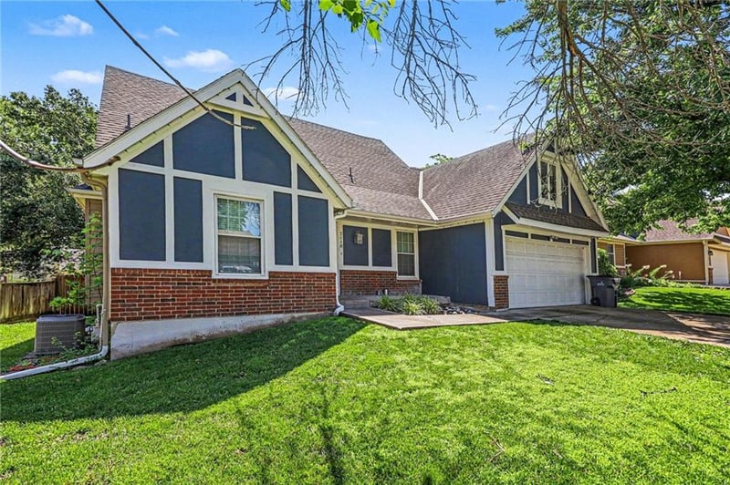 2118 Central St, Olathe, KS 66062
