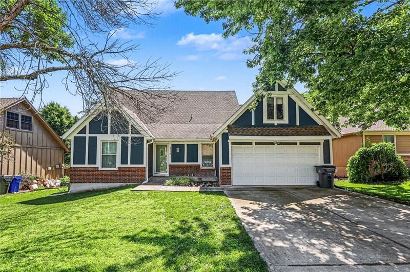 2118 Central St, Olathe, KS 66062