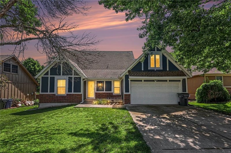2118 S Central St, Olathe, KS 66062