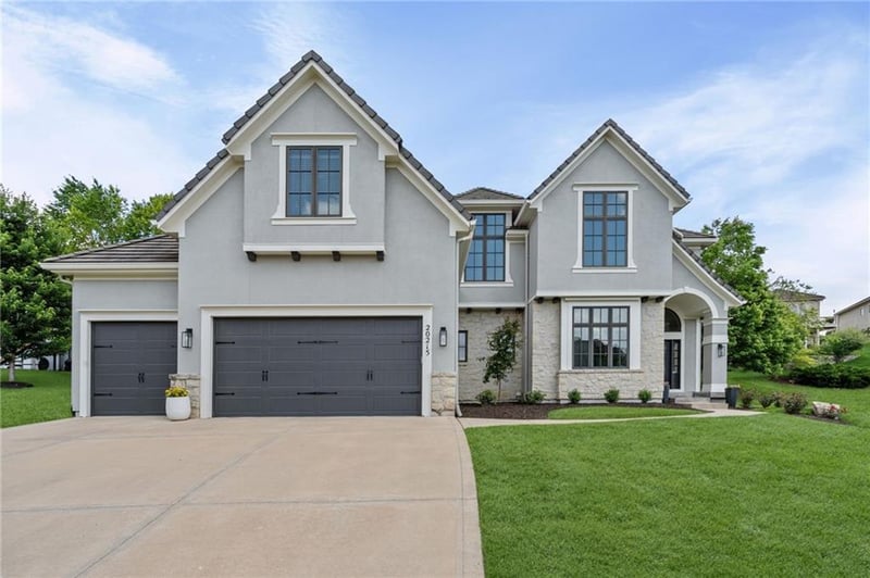 20215 89th Ter, Lenexa, KS 66220