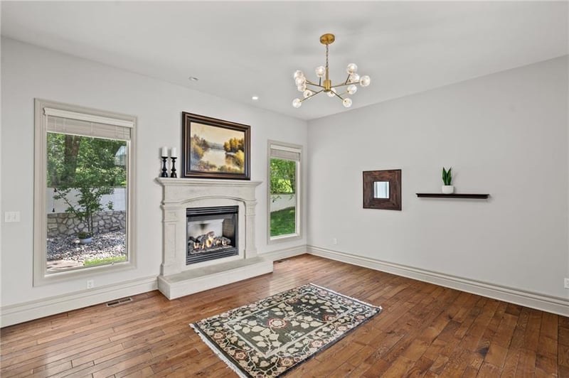 20215 89th Ter, Lenexa, KS 66220