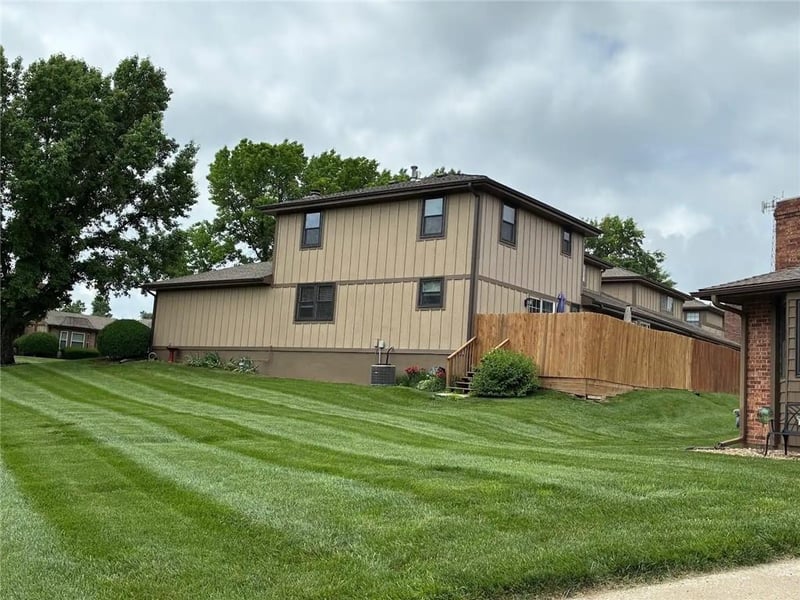 4205 Country Ln #C, St Joseph, MO 64506