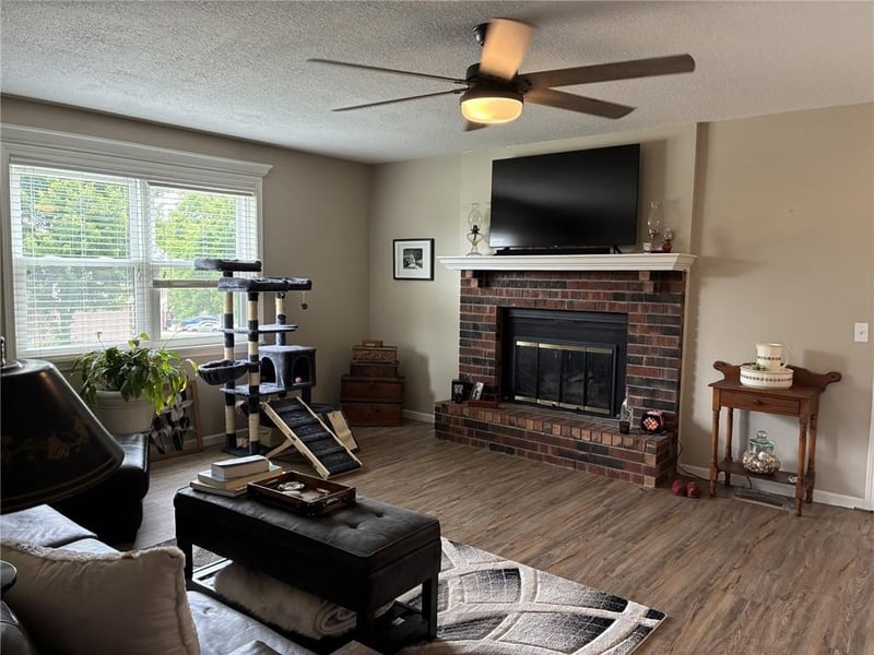 4205 Country Ln #C, St Joseph, MO 64506