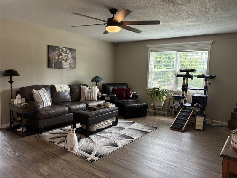 4205 Country Ln #C, St Joseph, MO 64506
