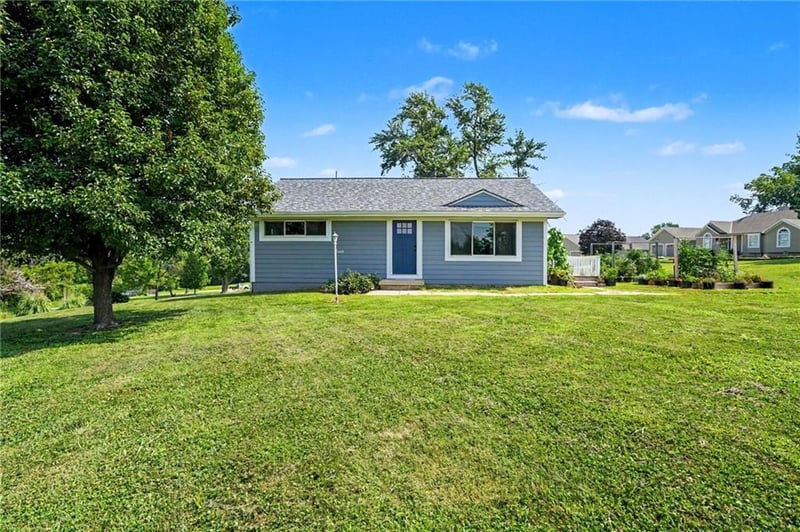 440 Ruth Ewing Rd, Liberty, MO 64068