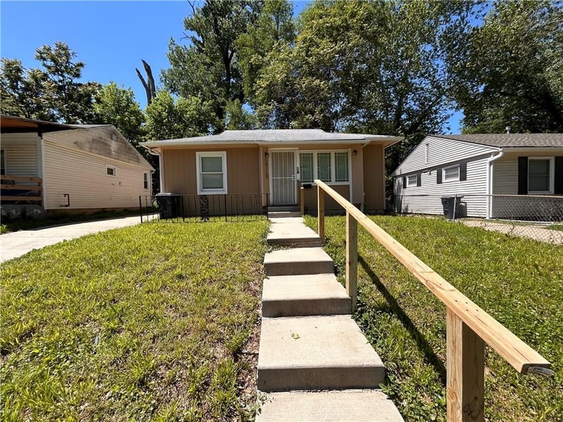 3716 Mersington Ave, Kansas City, MO 64128