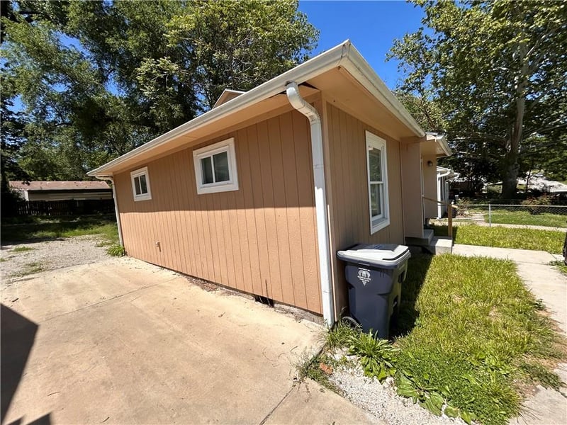 3716 Mersington Ave, Kansas City, MO 64128