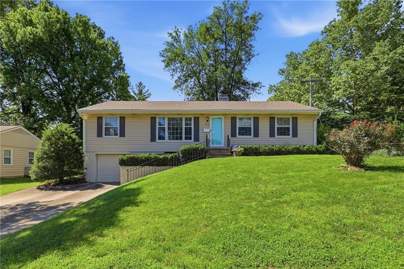 3815 51st Ter, Kansas City, MO 64119