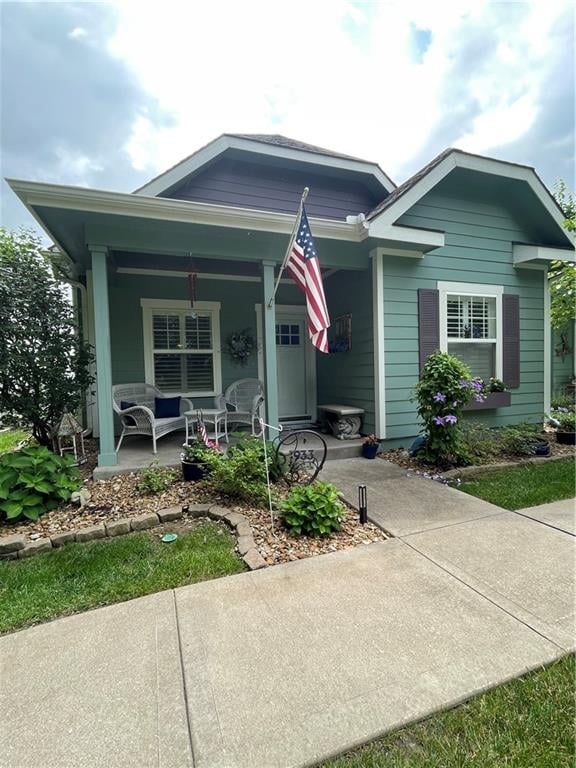 933 Redbuck Cir, Lee's Summit, MO 64081
