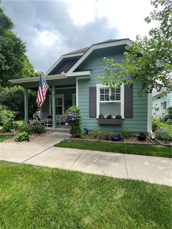 933 Redbuck Cir, Lee's Summit, MO 64081