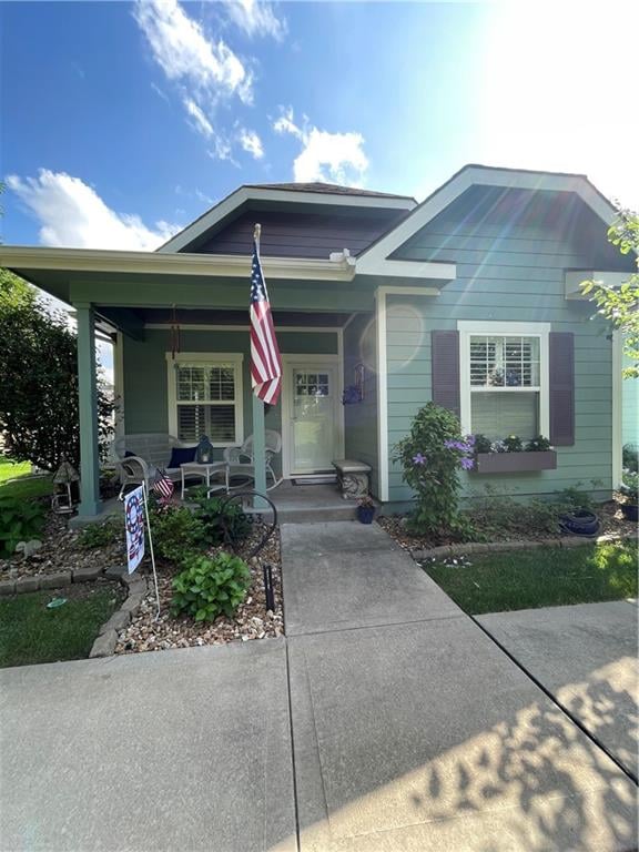 933 Redbuck Cir, Lee's Summit, MO 64081