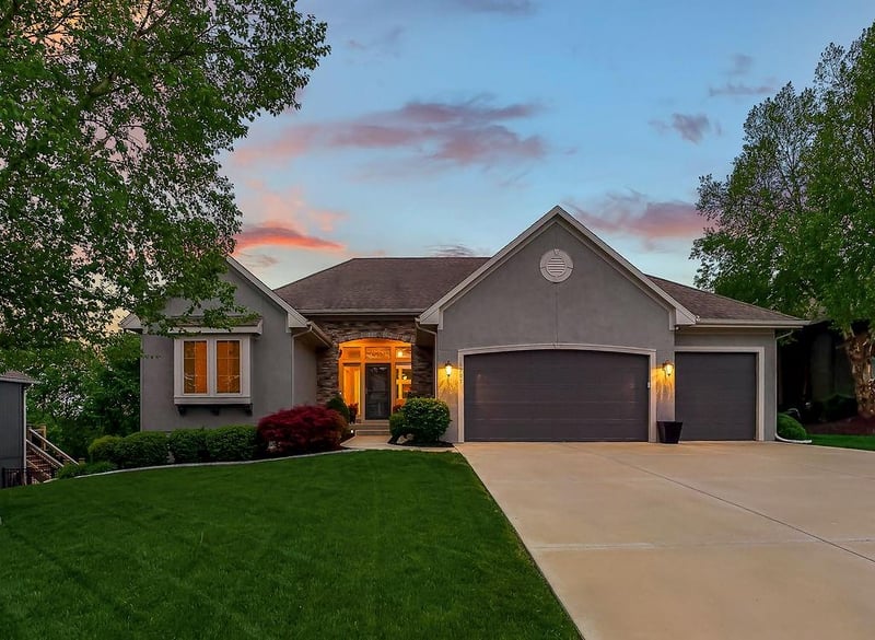 20507 W 80th St, Shawnee, KS 66218