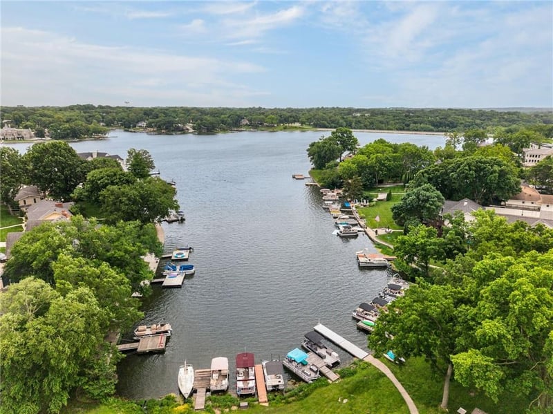 7608 NW Roberts Rd, Weatherby Lake, MO 64152