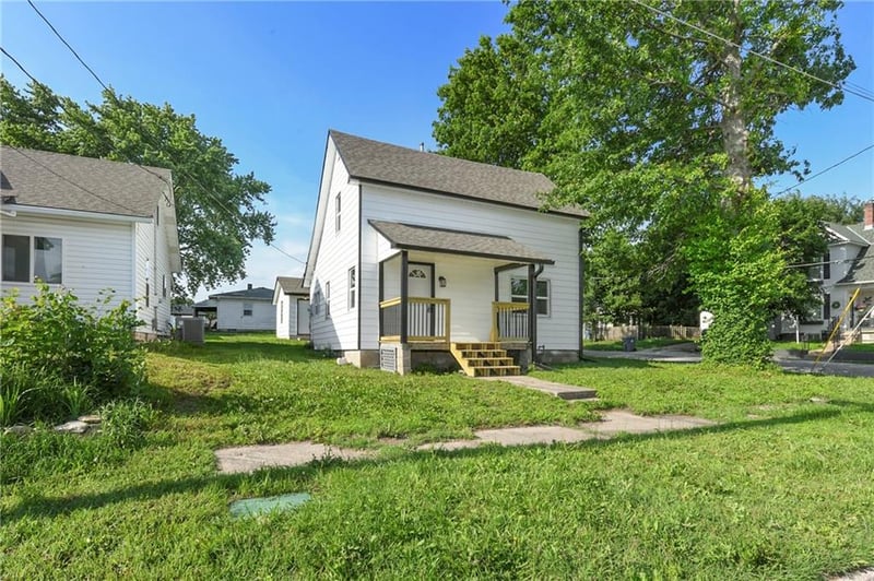 111 Dryden St, Odessa, MO 64076