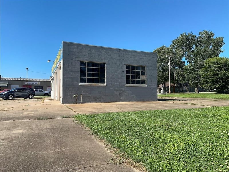 1712 Broadway St, Pittsburg, KS 66762