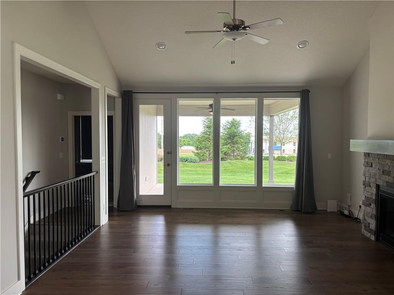 21847 82nd Ter, Lenexa, KS 66220