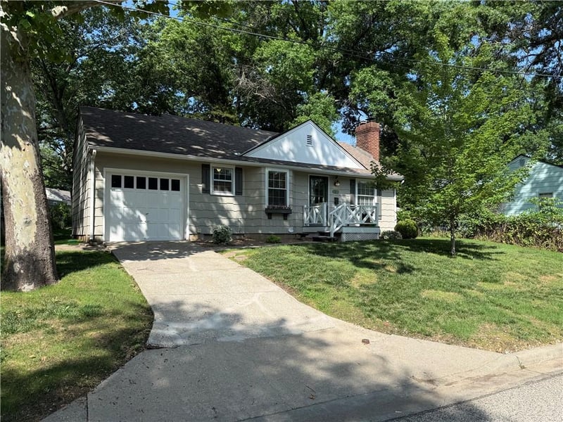 5227 Rosewood Dr, Roeland Park, KS 66205