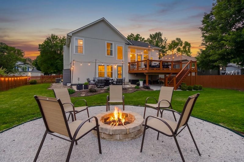 5903 Meadowsweet Ln, Shawnee, KS 66226