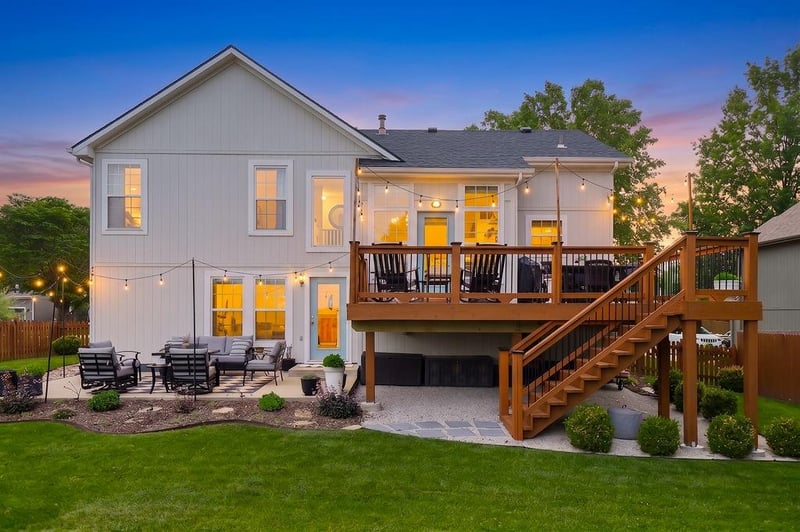 5903 Meadowsweet Ln, Shawnee, KS 66226