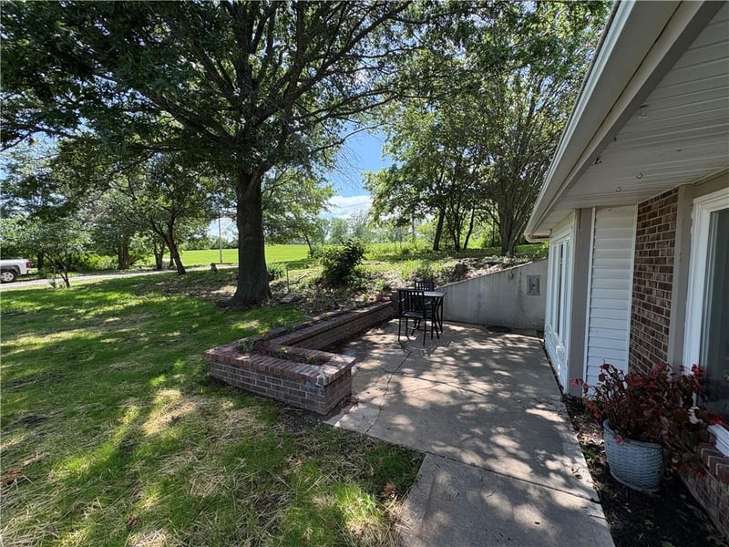 10023 Munro Rd, Lone Jack, MO 64070