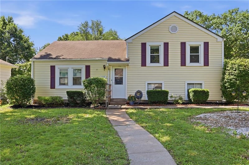 617 NE 45th St, Kansas City, MO 64116