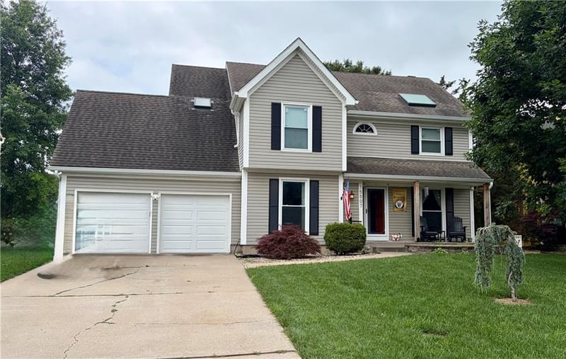 15507 94th Ter, Lenexa, KS 66219