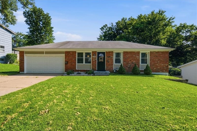16608 31st St, Independence, MO 64055