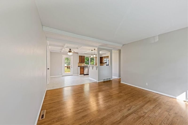 16608 E 31st St, Independence, MO 64055