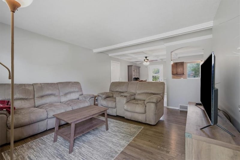 16608 31st St, Independence, MO 64055