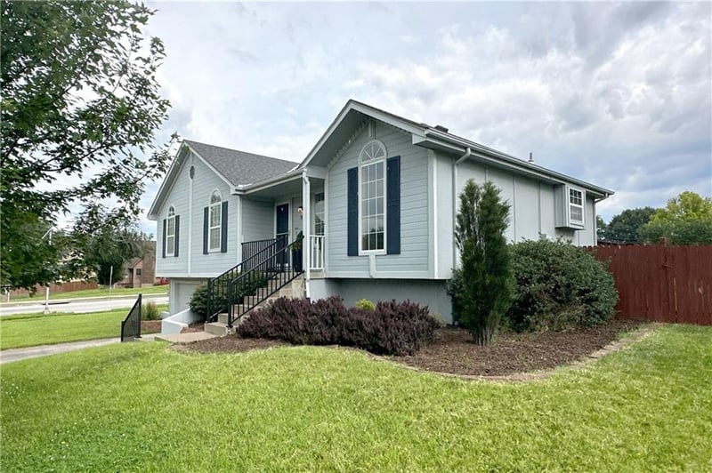700 Hunters Rg, Lee's Summit, MO 64086
