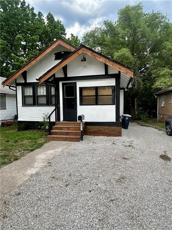6823 Agnes Ave, Kansas City, MO 64132