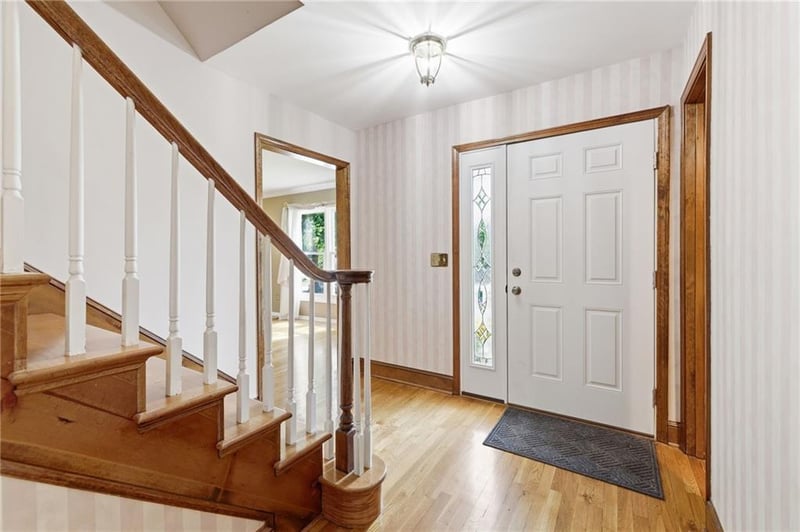 9224 Swarner Dr, Lenexa, KS 66219