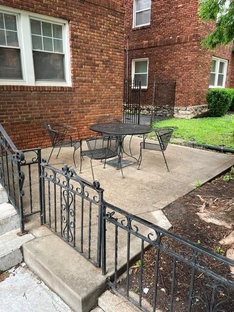 212 Emanual Cleaver Blvd, Kansas City, MO 64112