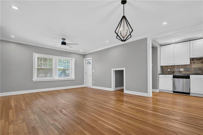 212 Emmanuel Cleaver Ii Blvd, Kansas City, MO 64112