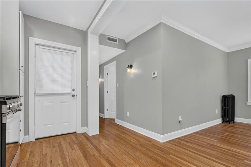 212 Emmanuel Cleaver Ii Blvd, Kansas City, MO 64112