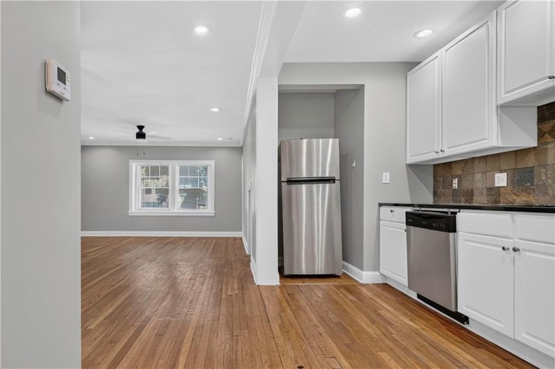 212 Emmanuel Cleaver Ii Blvd, Kansas City, MO 64112