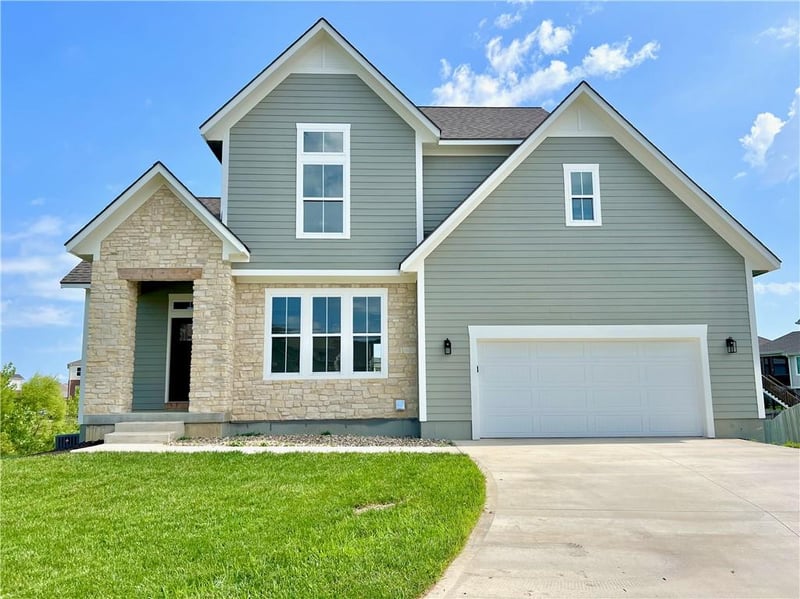 306 Stoneridge Ct, Lawrence, KS 66049