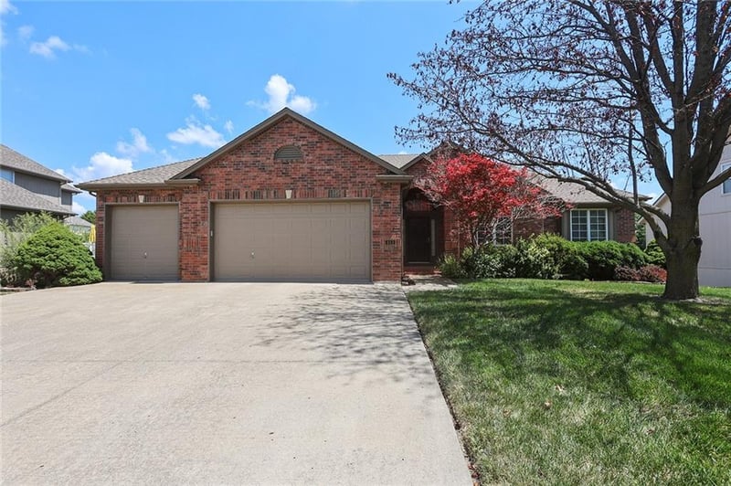 413 Stillwater Dr, Lee's Summit, MO 64063