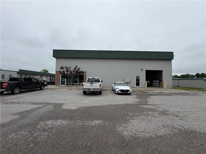 6601 F Royal St, Pleasant Valley, MO 64068