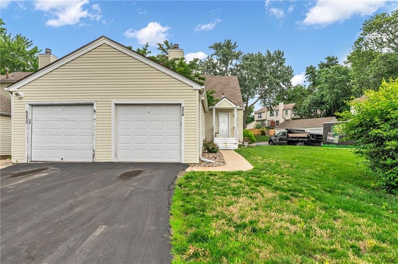 6210 82nd Ter, Kansas City, MO 64151