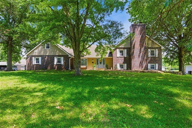 111 Elm St, Lathrop, MO 64465