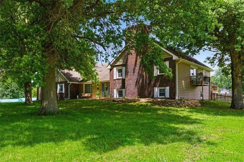 111 Elm St, Lathrop, MO 64465