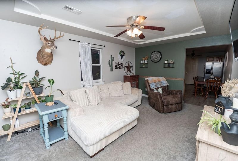 301 Elm St, Urich, MO 64788