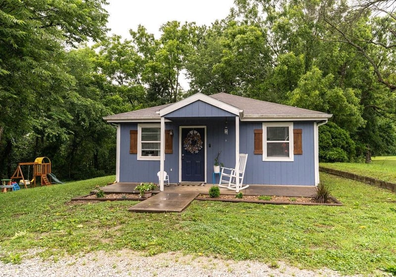 301 Elm St, Urich, MO 64788