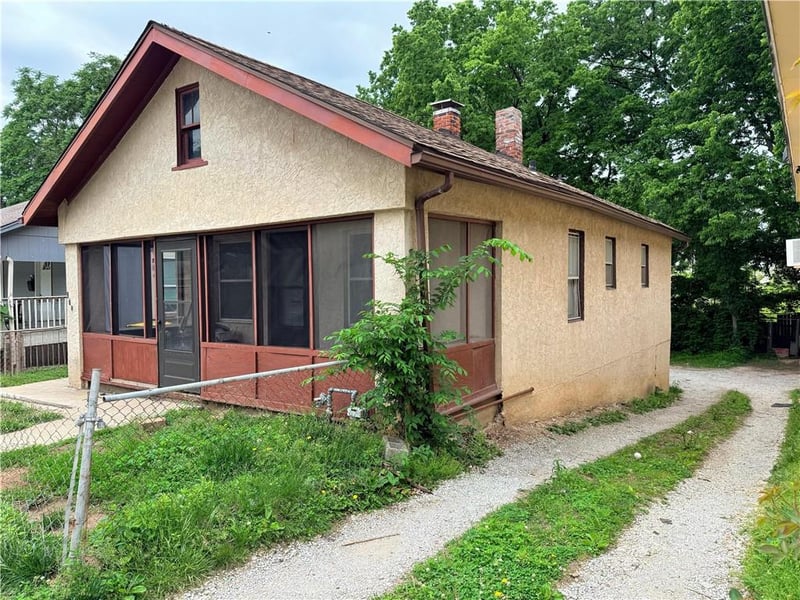 2750 Lister Ave, Kansas City, MO 64128