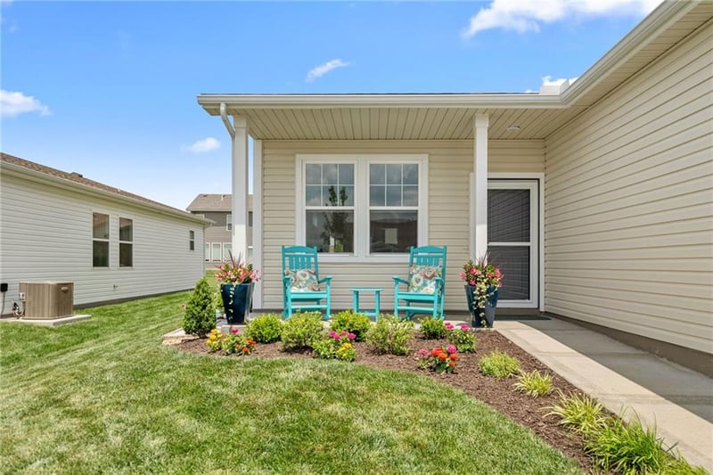 27116 Sycamore St, Lee's Summit, MO 64086